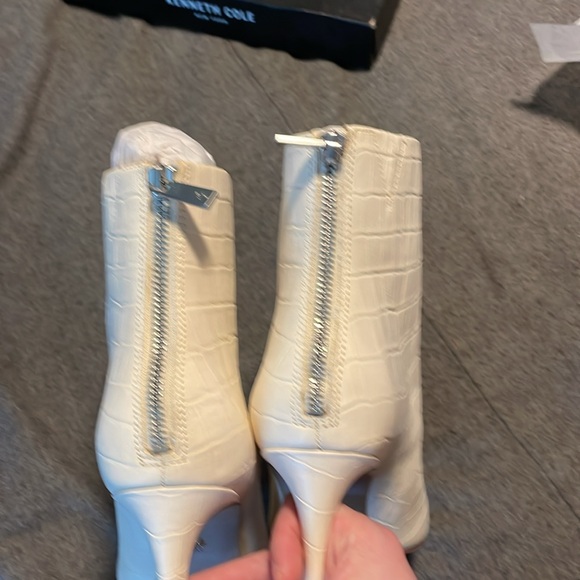 Kenneth Cole Riley bootie, NWT, 9 - Picture 6 of 9